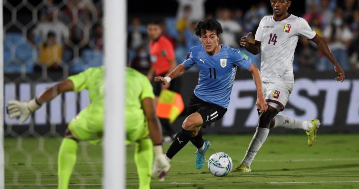 Uruguay consigue el triunfo ante Venezuela y se acerca a la clasificación.