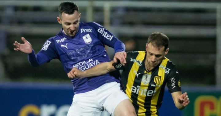 Peñarol y la victoria en el debut de Leo Ramos