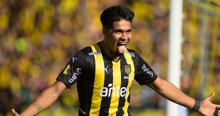 Matías Arezo vuelve a Peñarol: el delantero concretó su regreso desde Gremio hasta fin de año